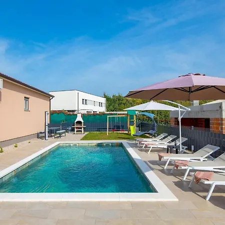 Holiday home Daris *