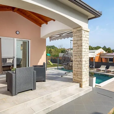 Daris Holiday home